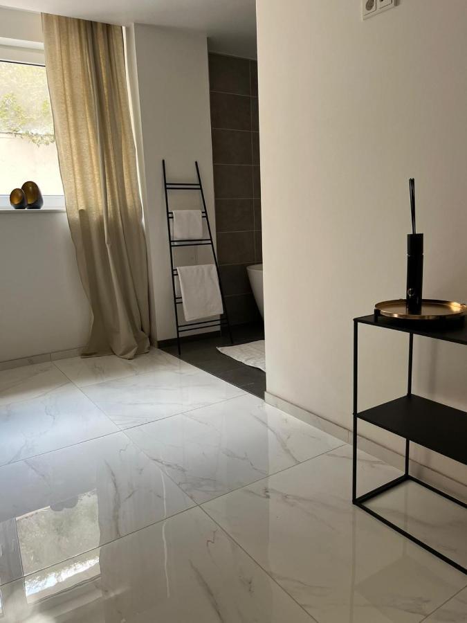 Moderne, Ruhige Ferienwohnung , Ideal Zum Abschalten Hadamar Exterior foto